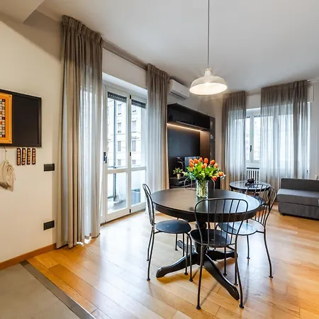 The Players Lounge - Station Area Apartamento Milán